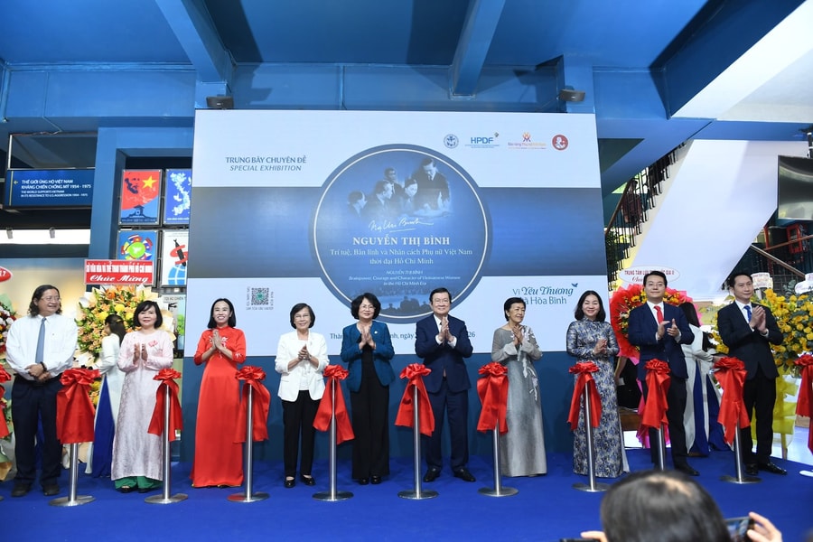 Khai mạc trưng bày chuyên đề khắc họa chân dung nhà ngoại giao Nguyễn Thị Bình