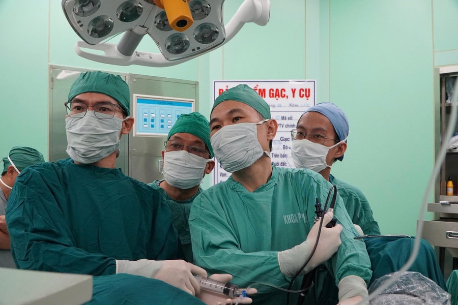 Bệnh viện Đa khoa Vũng Tàu triển khai thành công kỹ thuật tán sỏi niệu quản bằng laser