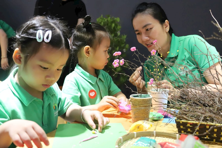 Không chỉ dạy trẻ, giáo viên mầm non phải đồng hành và dẫn dắt trẻ