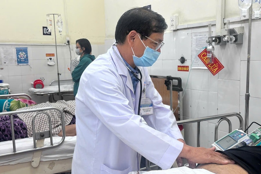 Tết vui - Đừng “vui quá”, cẩn trọng nguy cơ viêm tụy cấp