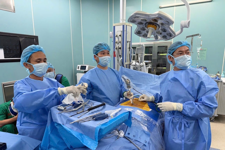 Phẫu thuật cột sống ít xâm lấn, mũi nhọn chấn thương chỉnh hình tại Bệnh viện Quân y 175