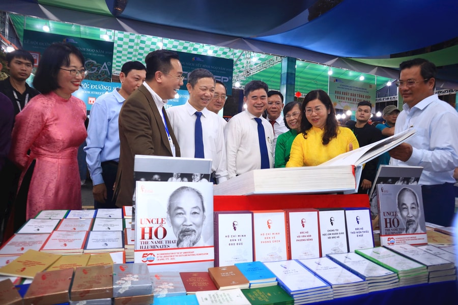 TP.HCM: Hơn 1 triệu lượt khách đến Lễ hội Đường sách Tết Bính Ngọ 2026