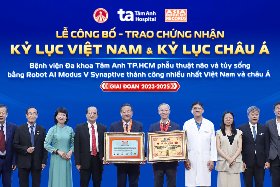Bệnh viện Tâm Anh lập kỷ lục châu Á và Việt Nam về phẫu thuật não bằng Robot AI