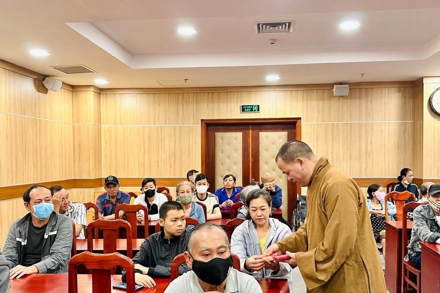 Trao 100 triệu đồng đến bệnh nhân chạy thận tại Bệnh viện Đa khoa Vũng Tàu