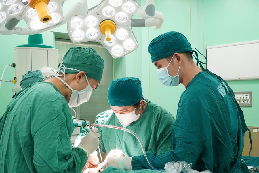 Phẫu thuật thành công gãy xương gò má cung tiếp trái