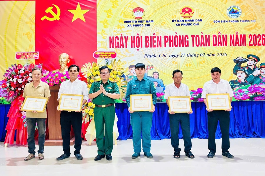 Huy động sức mạnh toàn dân tham gia bảo vệ biên giới