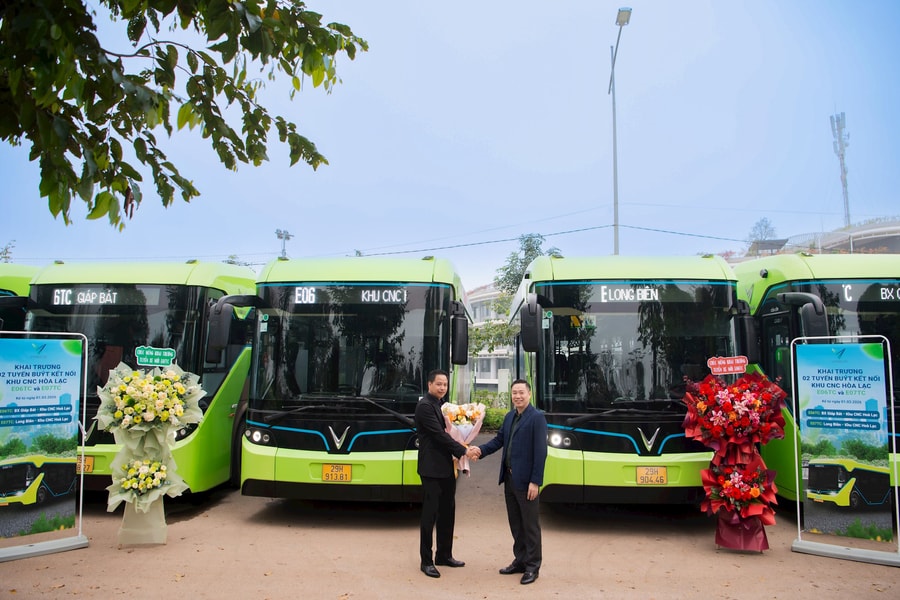 VinBus khai trương 02 tuyến buýt điện kết nối Trung tâm Hà Nội – Khu Công nghệ cao Hòa Lạc