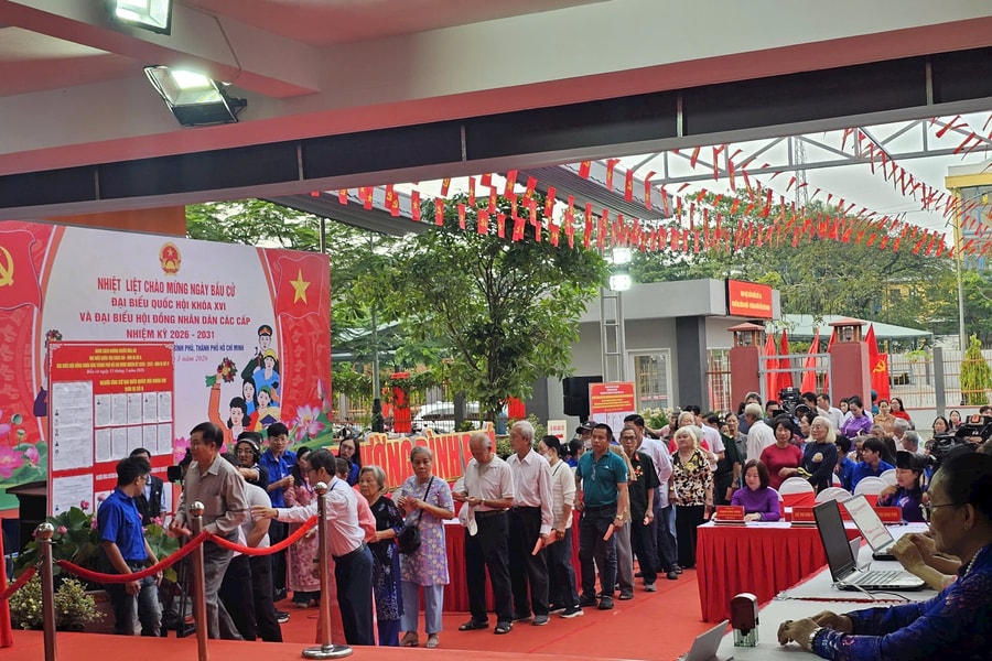 Toàn bộ điểm bầu cử tại TP.HCM khai mạc đúng giờ, đúng luật