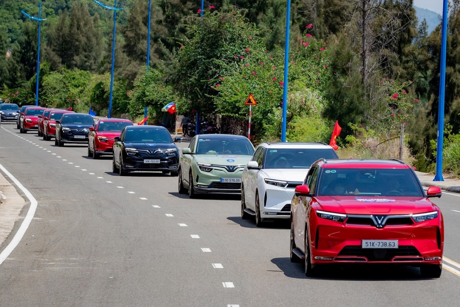 Vingroup gia hạn chương trình hỗ trợ khẩn cấp cho khách hàng chuyển đổi xe xăng sang xe điện tới ngày 30/04/2026