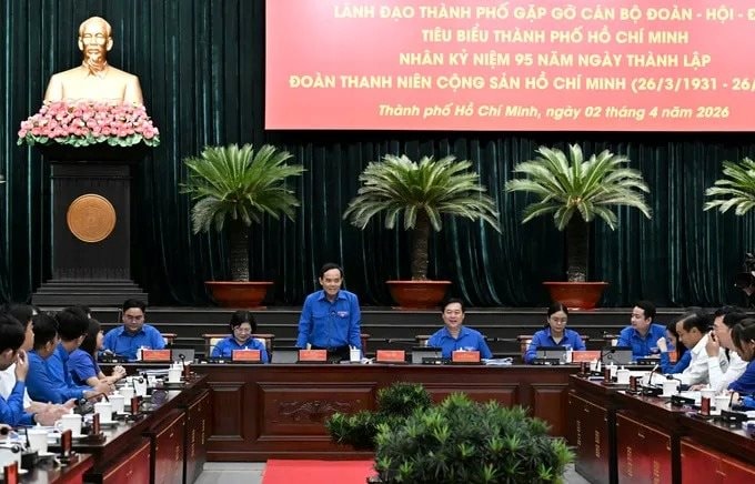 Bí thư Thành ủy Trần Lưu Quang gặp gỡ cán bộ Đoàn - Hội - Đội tiêu biểu TP.HCM