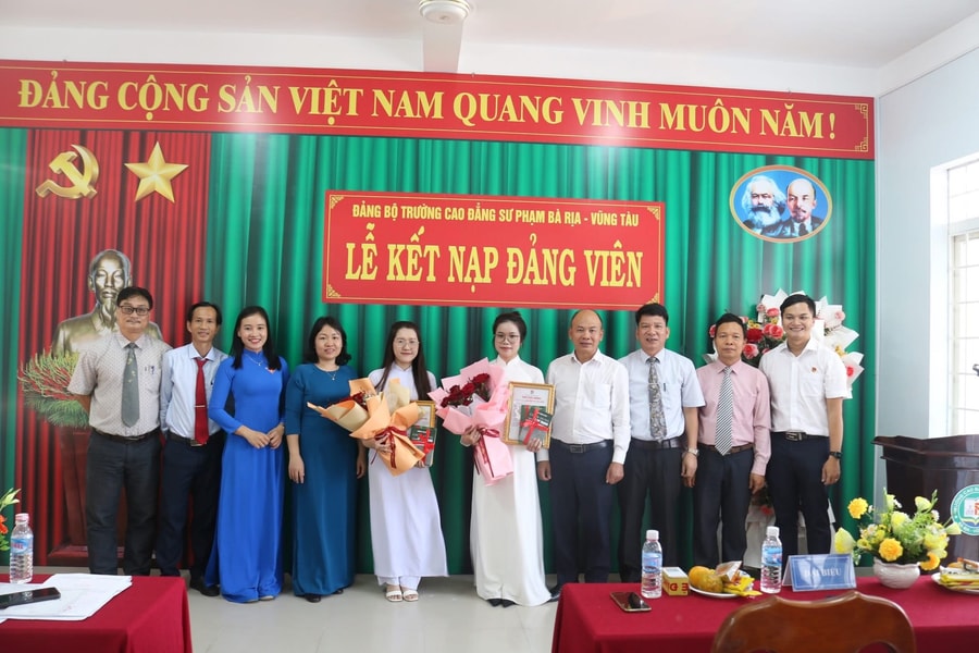 Gieo “hạt giống đỏ” từ giảng đường