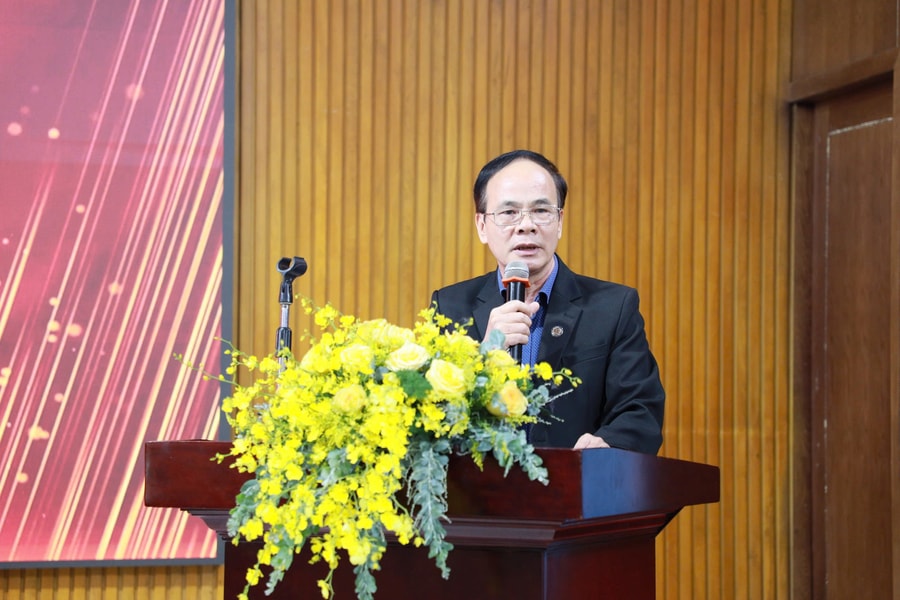 Mỗi đảng viên phải thấm nhuần nghị quyết để xây dựng và phát triển đơn vị