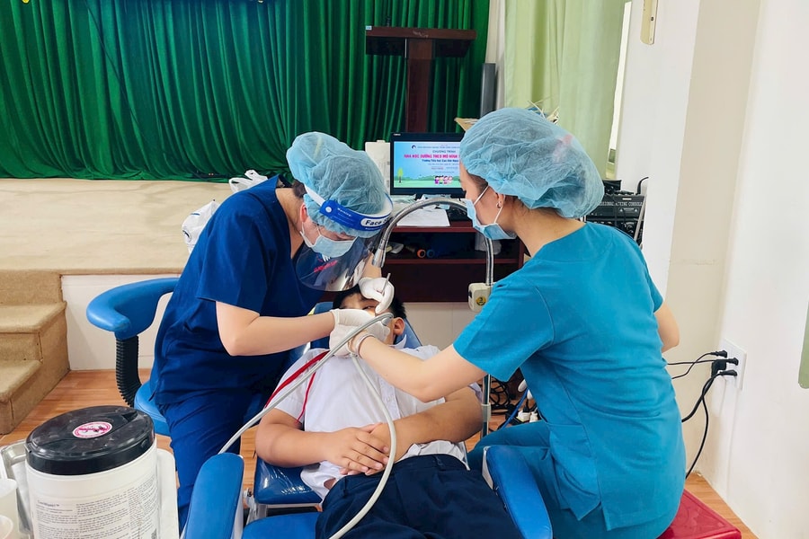 Chăm sóc răng miệng miễn phí cho học sinh và người cao tuổi tại Côn Đảo