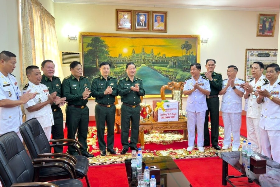 Bộ Tư lệnh Bộ đội Biên phòng thăm, chúc Tết cổ truyền Chol Chnam Thmay các lực lượng vũ trang Campuchia