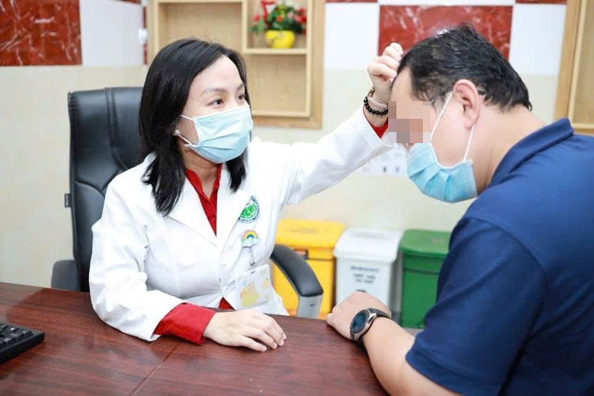 Trị gàu cần thiết vì đây là bệnh mạn tính