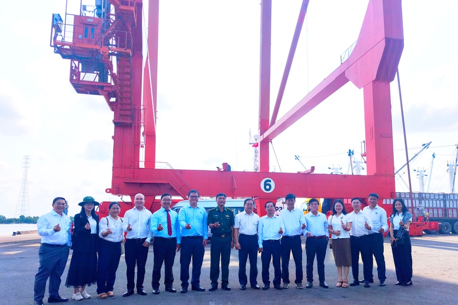 Nêu cao trách nhiệm của người Đảng viên trong xây dựng và bảo vệ Tổ quốc