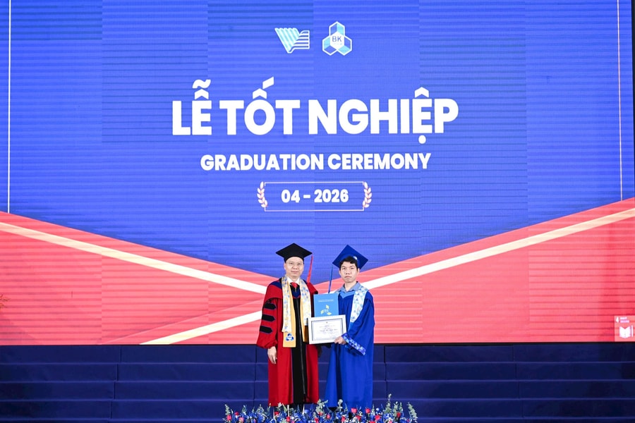 Bí quyết của hai tân cử nhân Bách khoa TP.HCM tốt nghiệp sớm