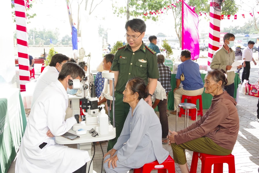 BĐBP Tây Ninh: Tập huấn phòng, chống say nắng, say nóng, phòng chống dịch bệnh cho bộ đội