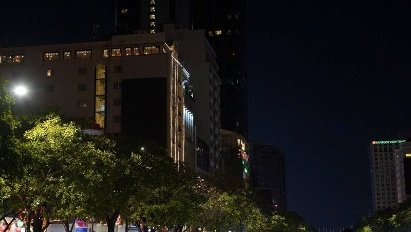 TP.HCM đồng loạt giảm công suất chiếu sáng quảng cáo sau 22 giờ