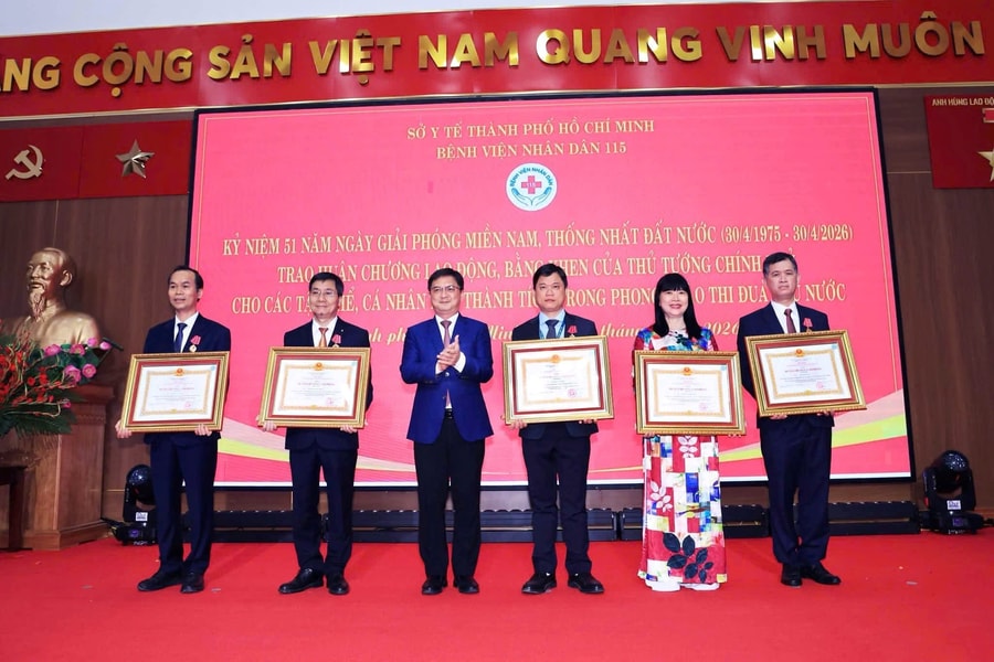 Bệnh viện Nhân dân 115 đón nhận khen thưởng cấp Nhà nước