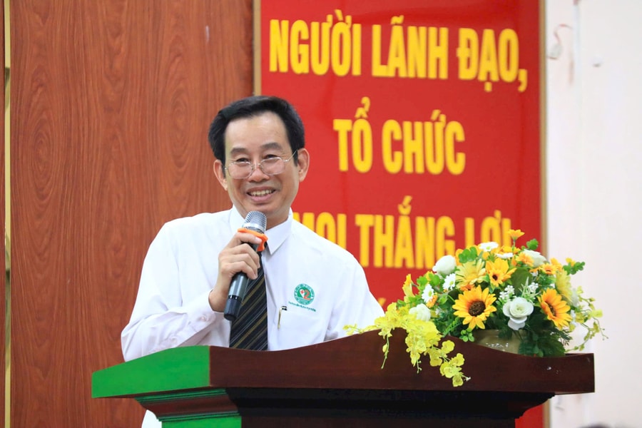 Sốt xuất huyết ở người cao tuổi có bệnh nền là một thách thức lớn