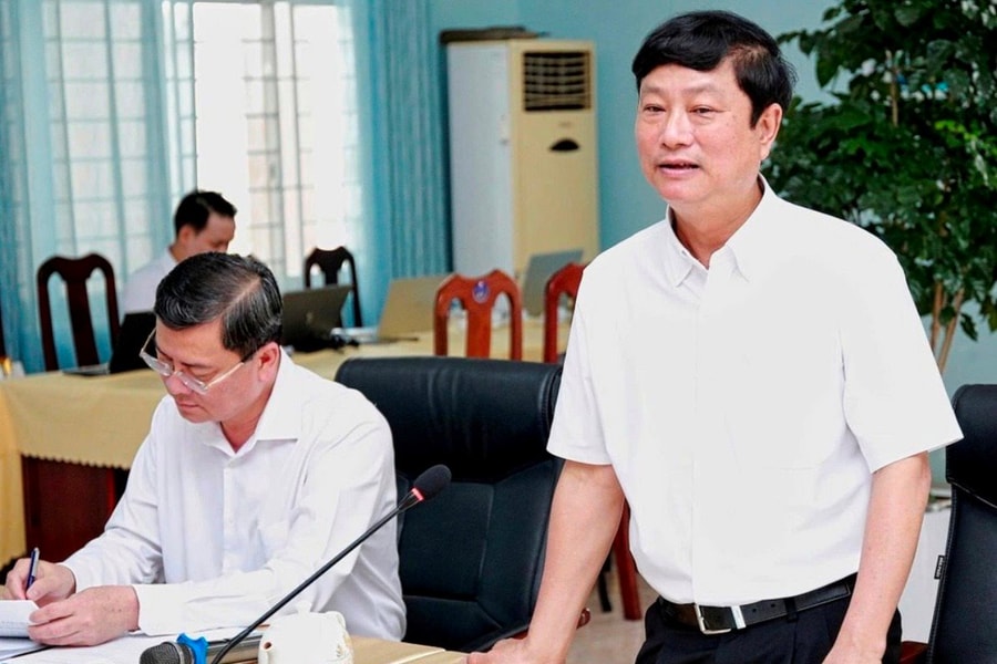 Chủ tịch HĐND TP.HCM Võ Văn Minh làm việc với Đảng ủy phường Tân Hải và xã Long Sơn