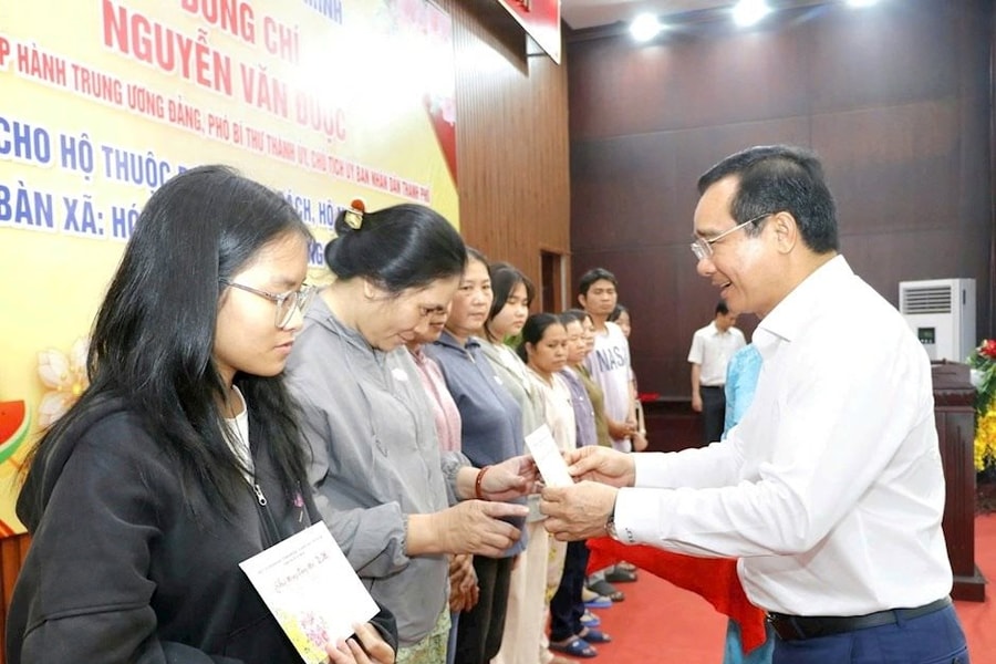 TP.HCM dự kiến tặng quà 1 triệu đồng dịp 50 năm Thành phố mang tên Bác