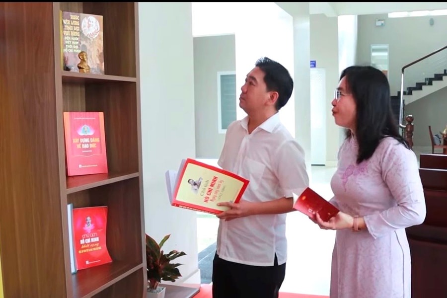 Đảng ủy xã Long Điền không ngừng học tập và làm theo Bác
