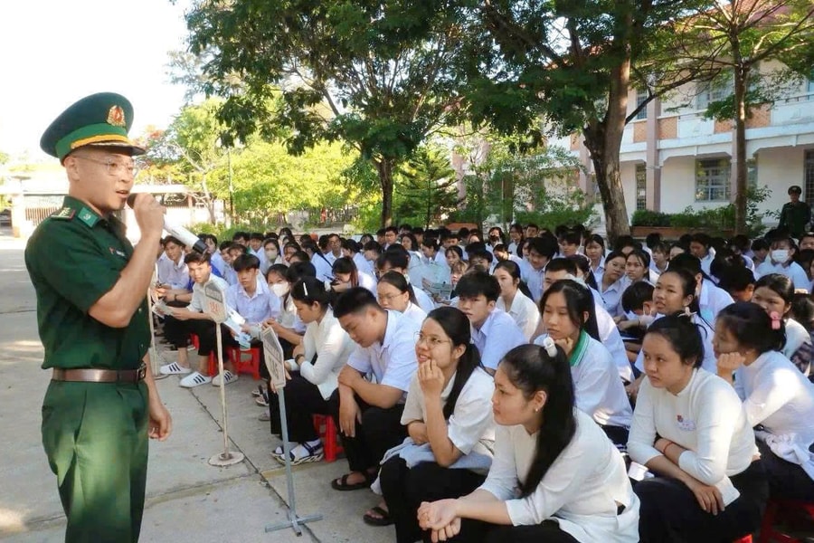 Nâng cao tình yêu biên giới qua “Tiết học biên cương”