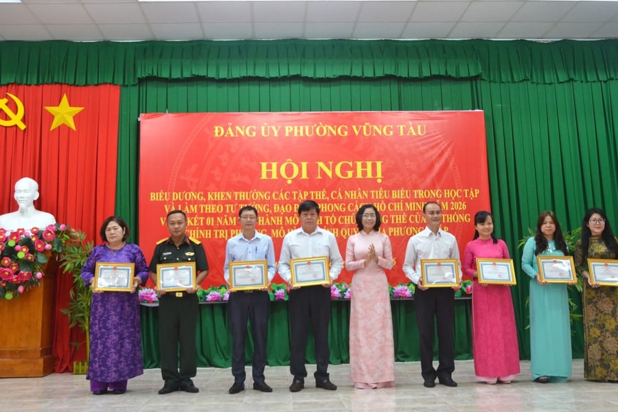 Phường Vũng Tàu khen thưởng các tập thể, cá nhân tiêu biểu trong Học tập và làm theo tư tưởng đạo đức, phong cách Hồ Chí Minh
