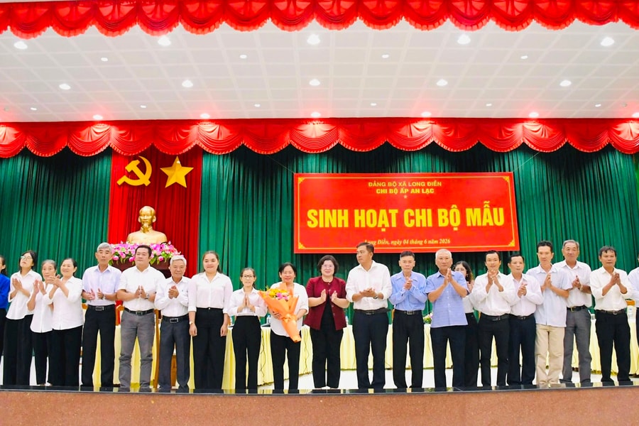 Đổi mới sinh hoạt chi bộ gắn với mô hình chính quyền địa phương 2 cấp