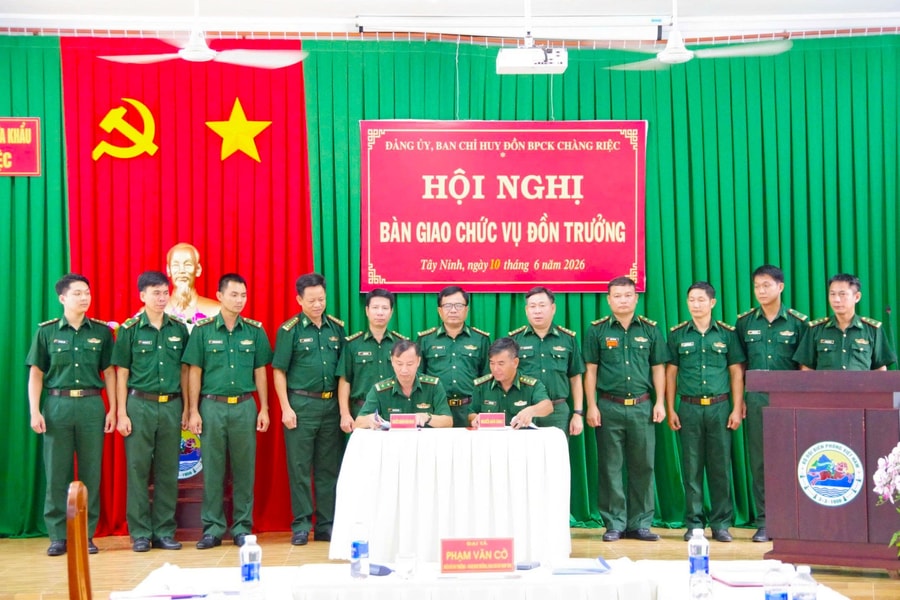 Trung tá Phạm Văn Toàn giữ chức Đồn trưởng Đồn Biên phòng cửa khẩu Chàng Riệc
