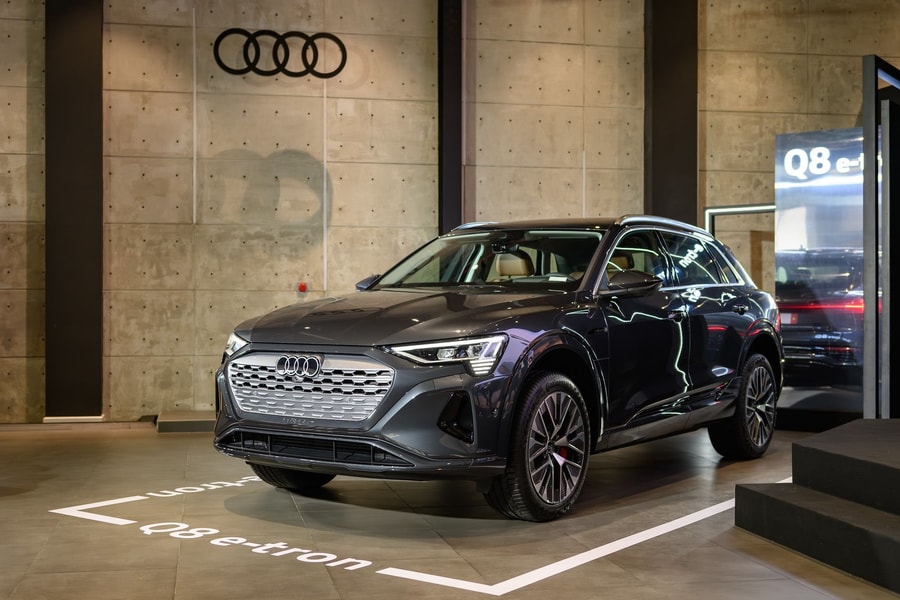 Audi Việt Nam triệu hồi kiểm tra bộ trợ lực phanh trên các xe e-tron, Q8 e-tron