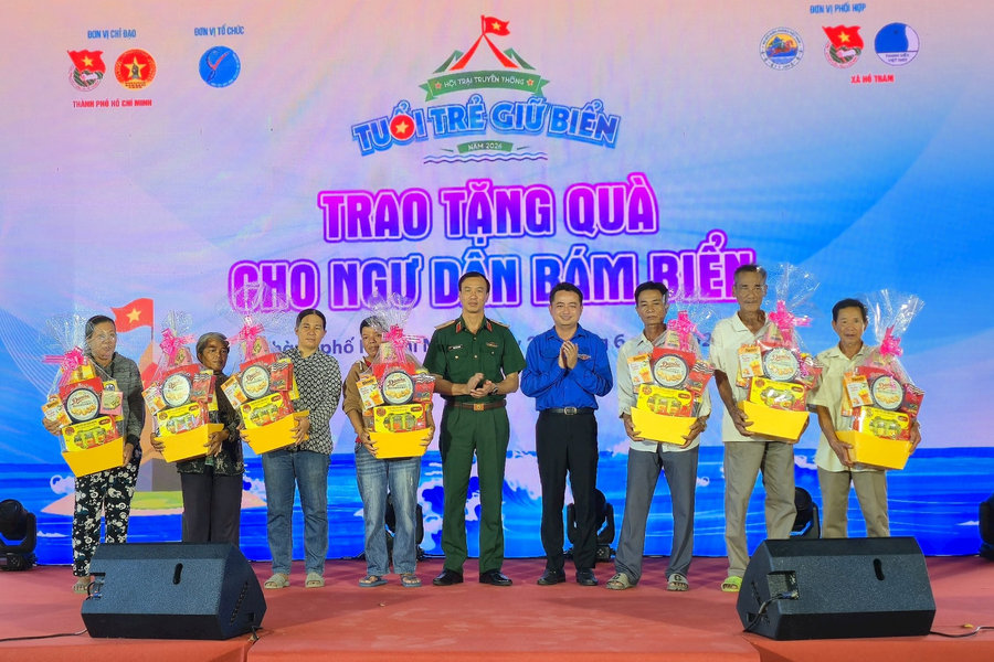 Nhiều hoạt động ý nghĩa từ Hội trại truyền thống “Tuổi trẻ giữ biển” năm 2026